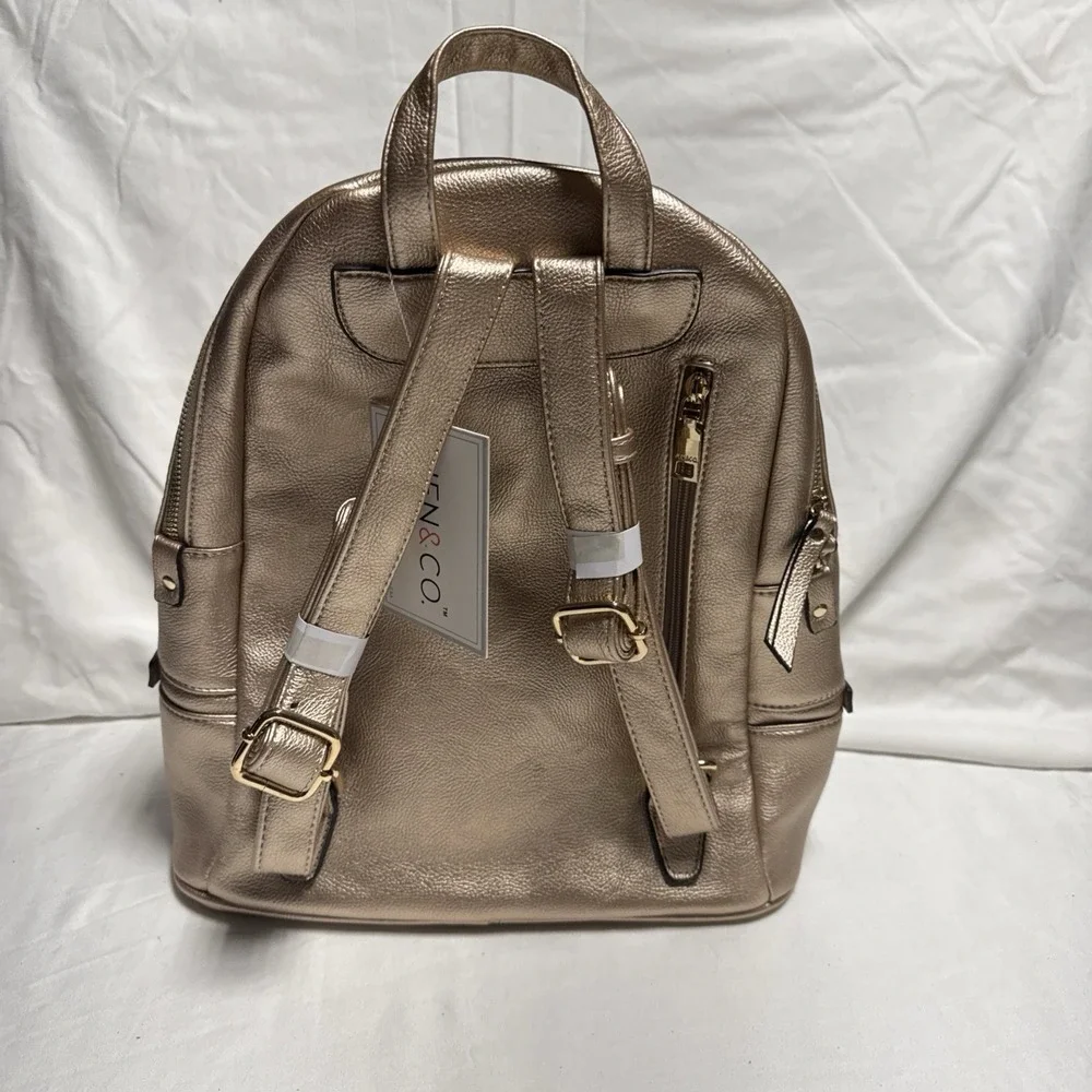 Jen & Co both adjustable
